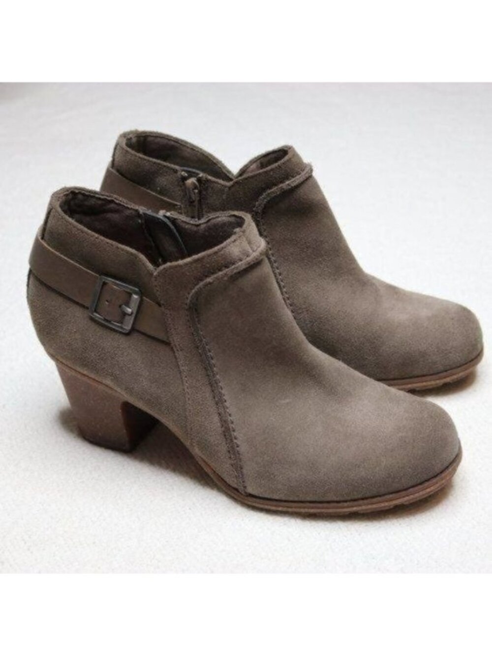 Clarks Collection Women's Size 10 Brown Suede Zip Up Block Heel Ankle Booties